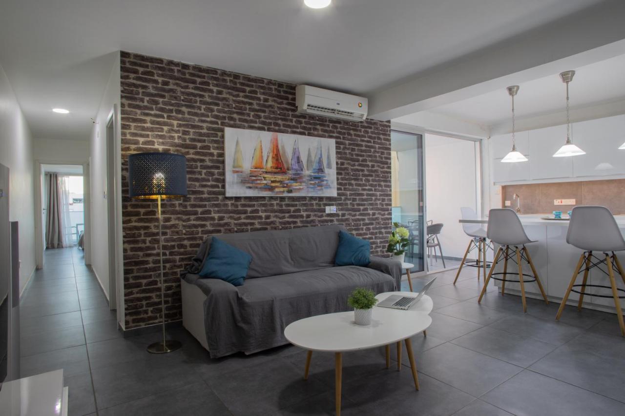 Poseidon Apartment By Michalis Ajía Nápa Kültér fotó
